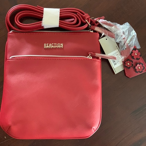 Kenneth Cole Reaction Baked Apple Cross Body Bag - Picture 2 of 7